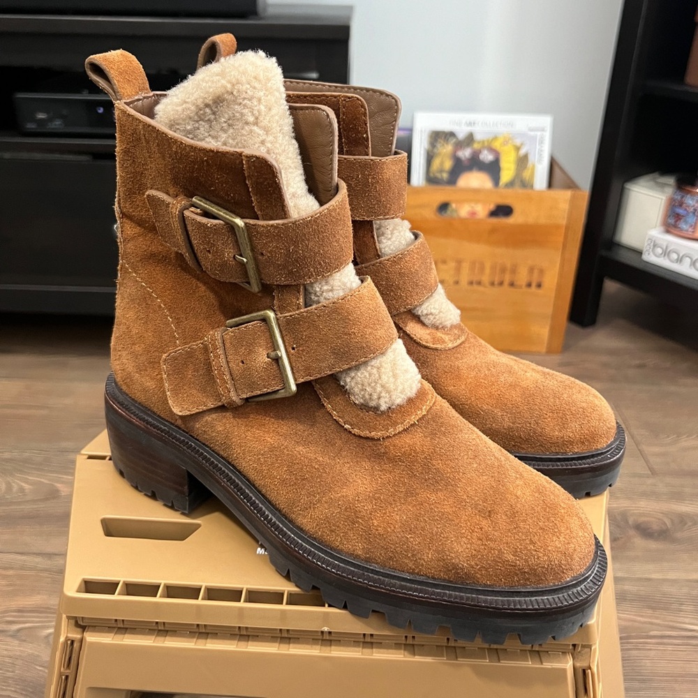 Paige women’s sz 6 suede boot